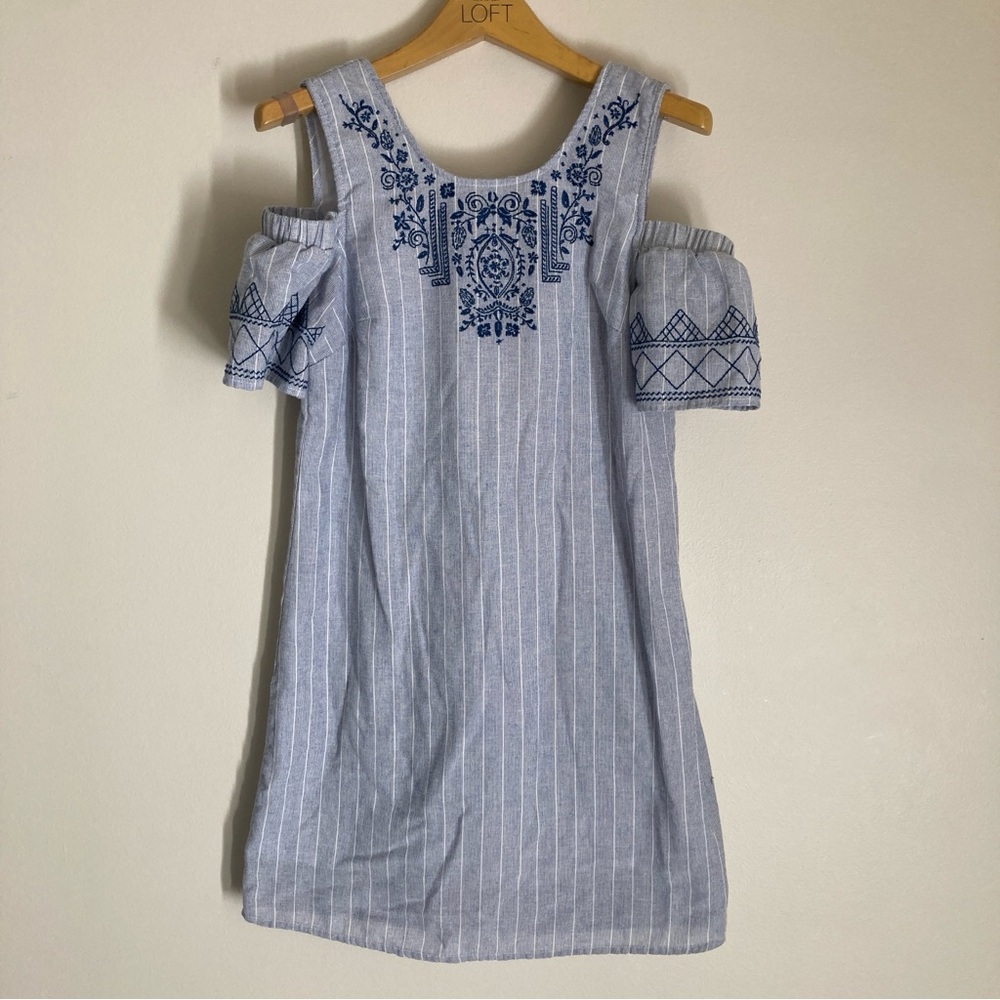 Knox Rose Light Blue and Navy Embroidered Cold Shoulder Sun Dress